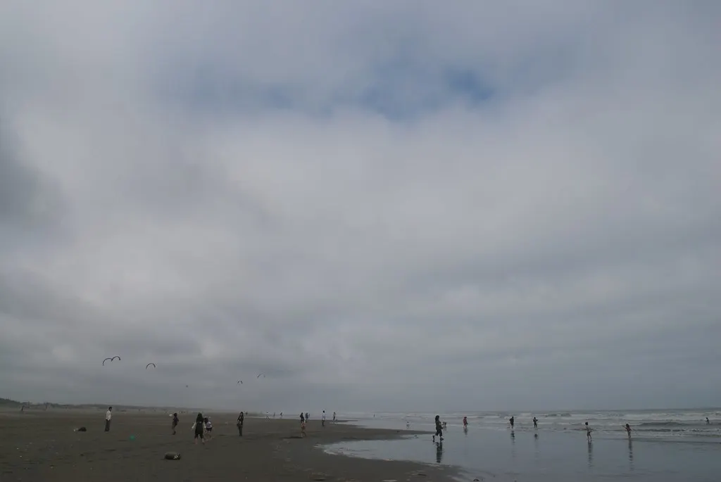 Clearing weather over Motosuka Beach