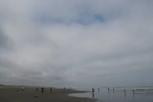 Clearing weather over Motosuka Beach