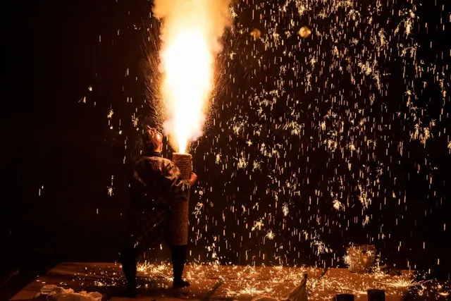 Hida Takayama Tezutsu fireworks performance