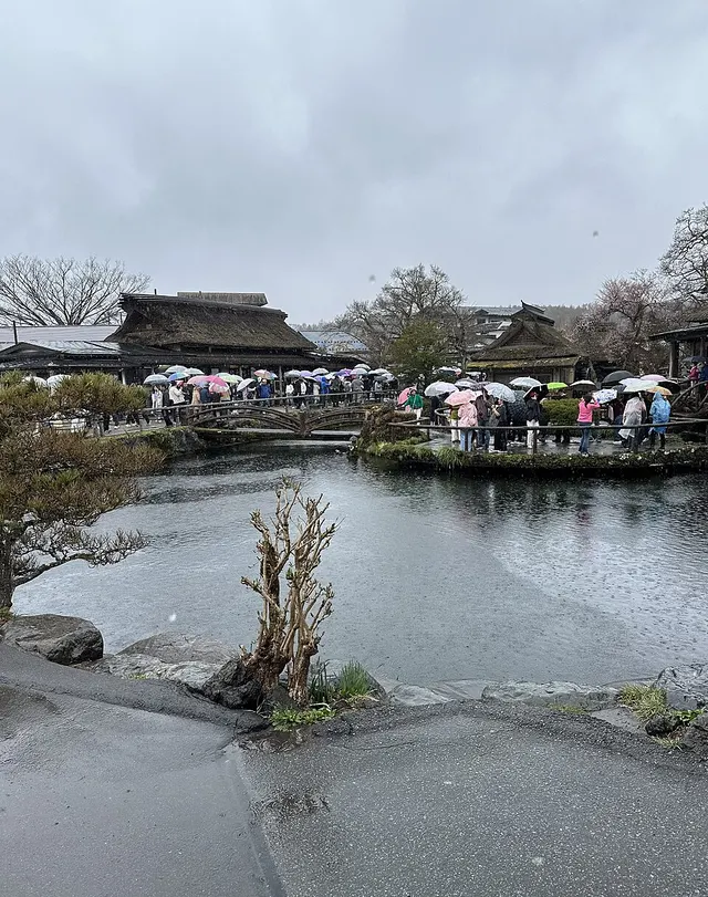 Oshino Hakkai 06.jpg